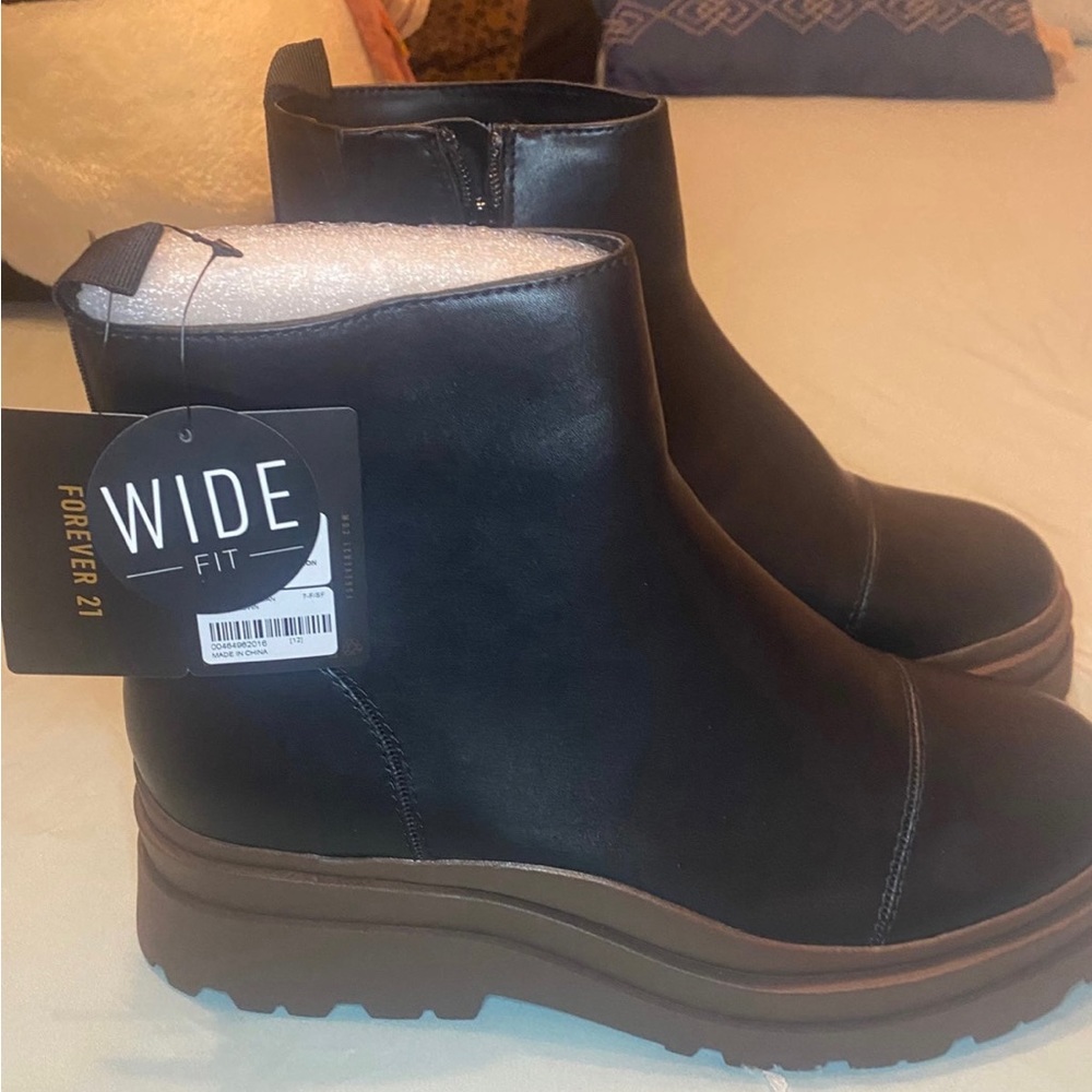 Unisex boots